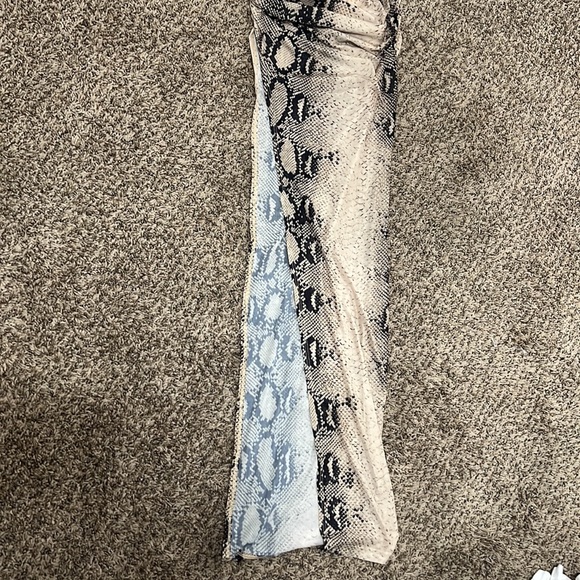 Snakeskin Print Maxi Dress w Slit - Picture 4 of 6